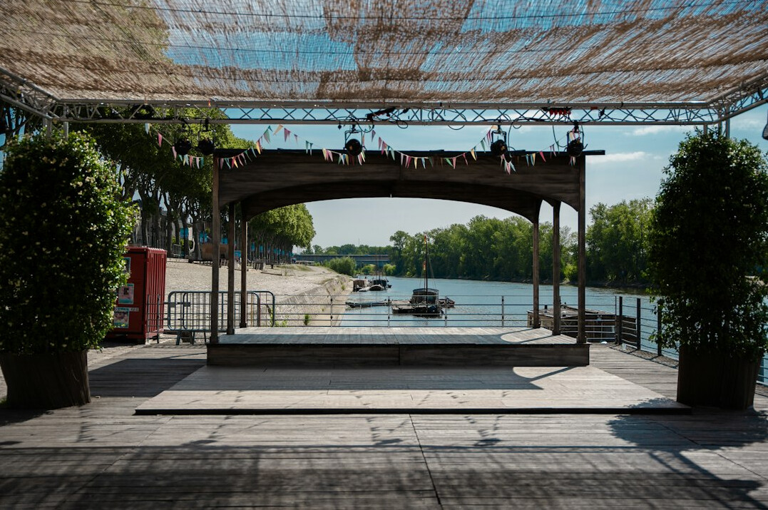 french variety show stage