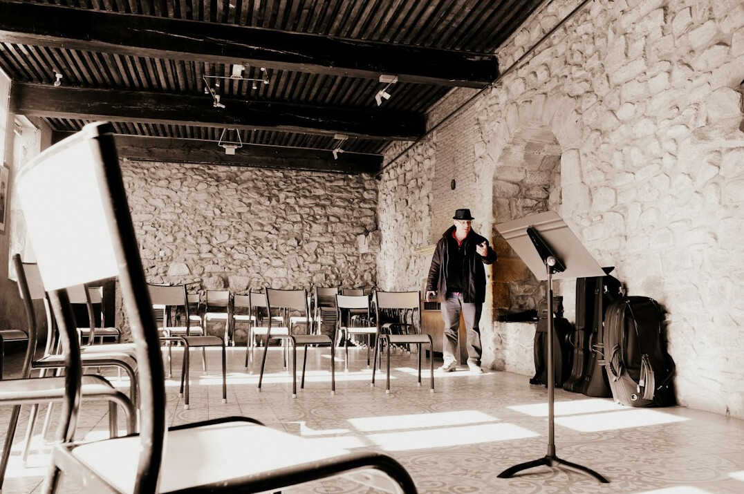 french actor on stage